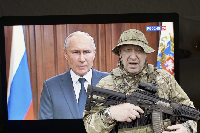 „Reuters“/„Scanpix“ ir „Zuma Press“/„Scanpix“ nuotr./Jevgenijus Prigožinas ir Vladimiras Putinas