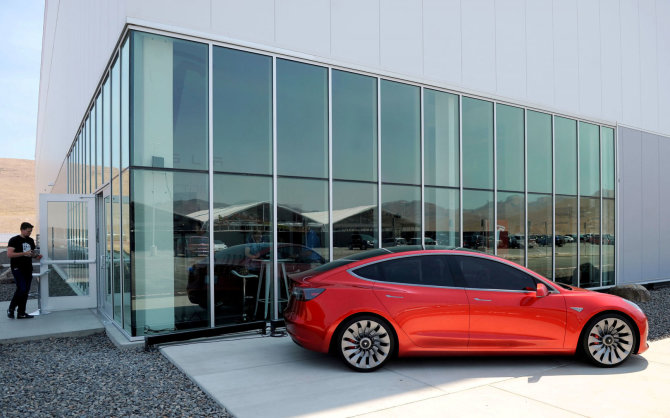 „Reuters“/„Scanpix“ nuotr./Tesla Model 3