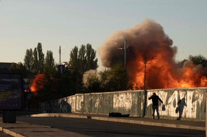 AFP/„Scanpix“ nuotr./Pirmadienio rytą Ukrainos sostinė atakuota Irano dronais
