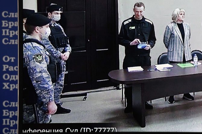 AFP/„Scanpix“ nuotr./Aleksejus Navalnas teisme