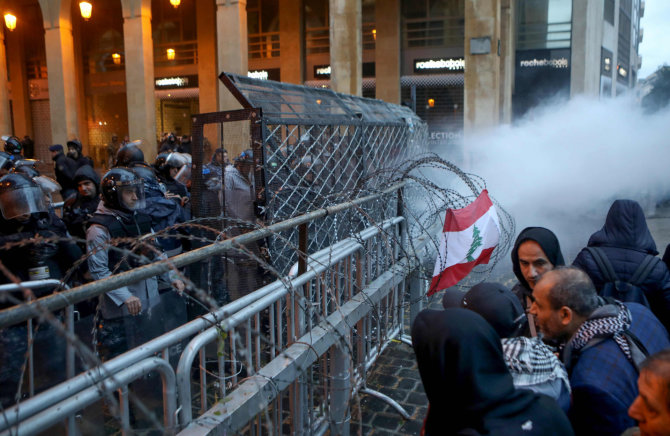 AFP/„Scanpix“ nuotr./Protestas Libane
