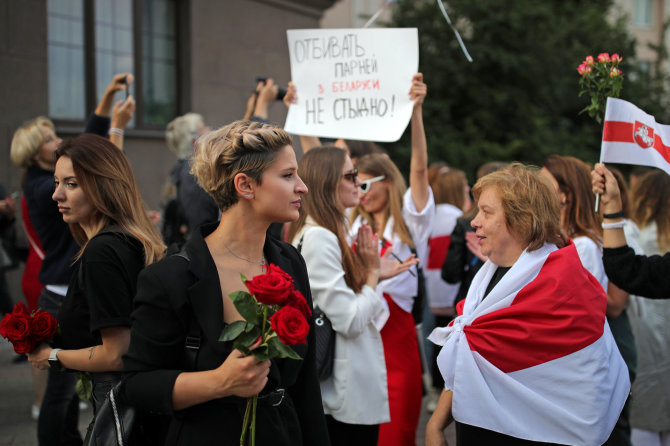 „Scanpix“/ITAR-TASS nuotr./Moterų protestas Baltarusijoje