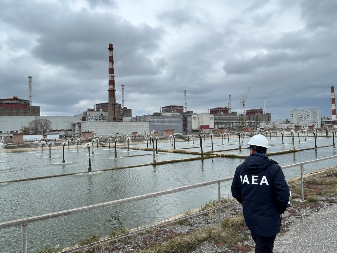 „Reuters“/„Scanpix“ nuotr./TATENA ekspertų misija lankosi Zaporožės atominėje elektrinėje