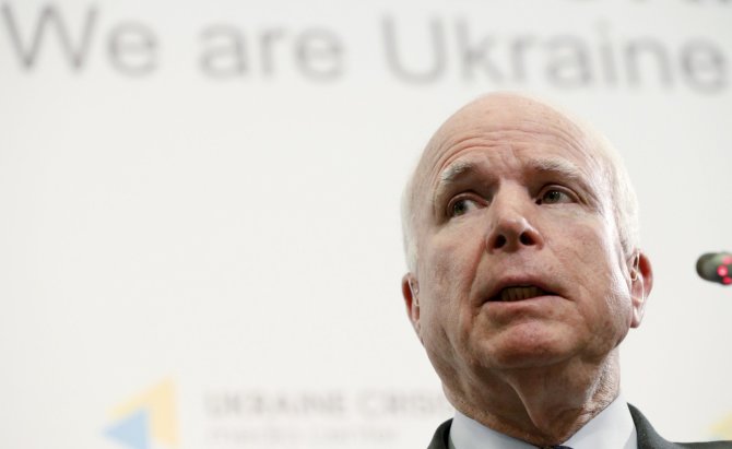 „Reuters“/„Scanpix“ nuotr./Johnas McCainas