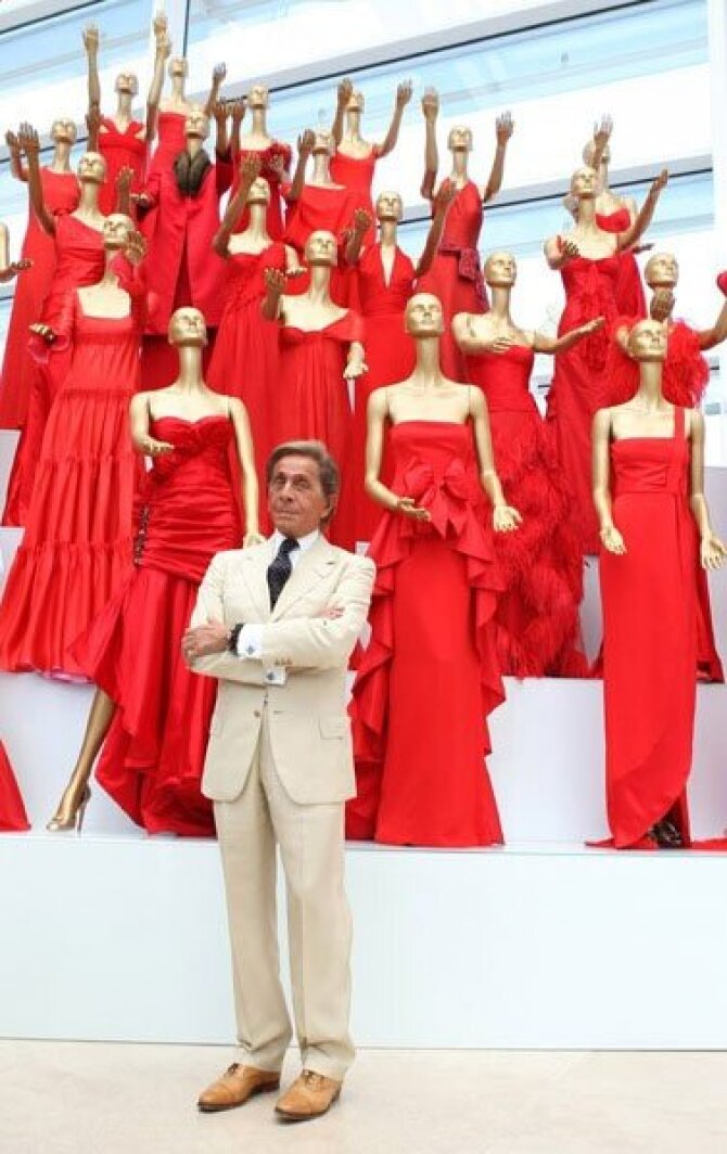 Vida Press nuotr./Valentino raudona – spalva, kuri taip pat neatsiejama nuo garsiojo dizainerio kūrybos