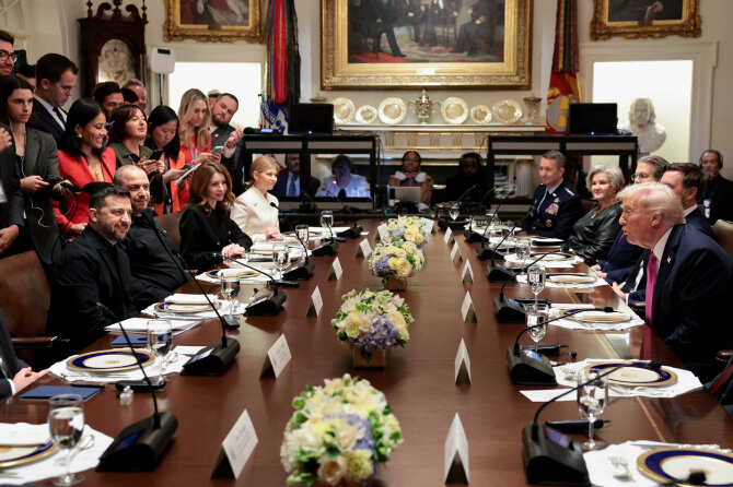 „Reuters“/„Scanpix“ nuotr./Volodymyro Zelenskio ir Donaldo Trumpo susitikimas Baltuosiuose rūmuose