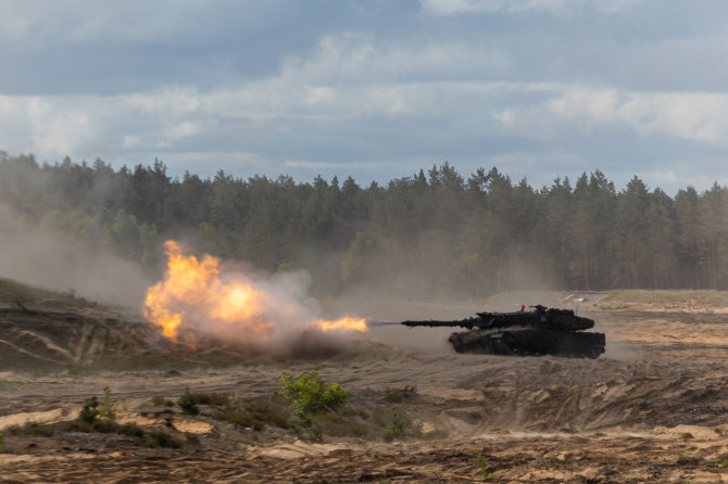 Žygimanto Gedvilos / BNS nuotr./Tankas „Leopard 2“