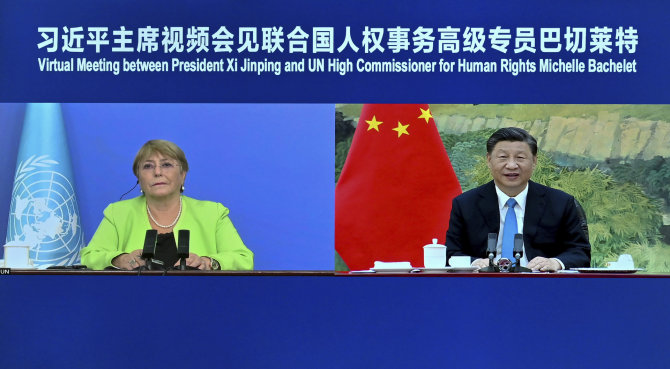 „Scanpix“/AP nuotr./Virtualus Michelle Bachelet ir Xi Jinpingo susitikimas