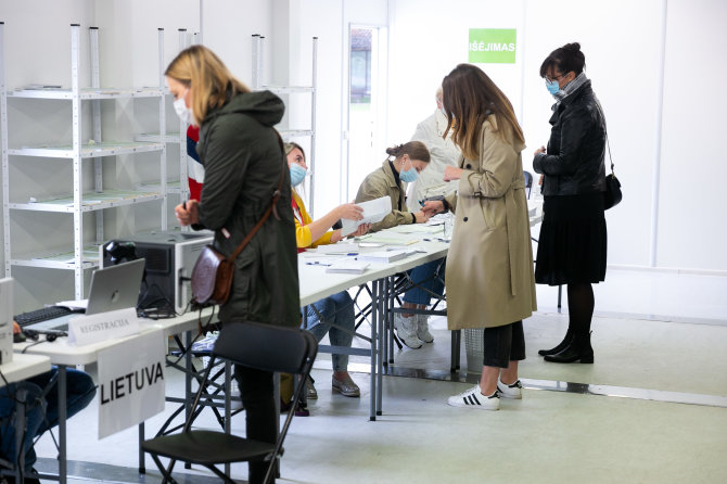 Žygimanto Gedvilos / 15min nuotr./Antroji išankstinio Seimo rinkimų balsavimo diena