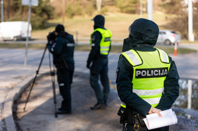 Žygimanto Gedvilos / BNS nuotr./Kelių policijos vykdoma greičio kontrolė