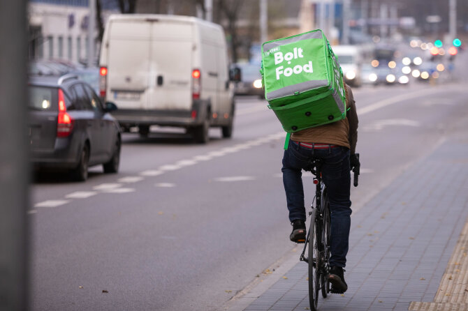 Žygimanto Gedvilos / BNS nuotr./„Bolt Food“ kurjeris/ Asociatyvi nuotr.