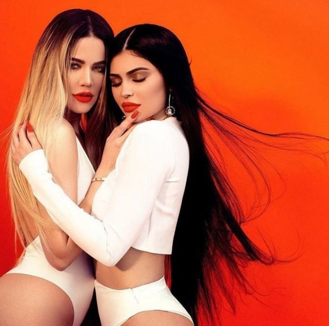 „Instagram“ nuotr./Khloe Kardashian ir Kylie Jenner