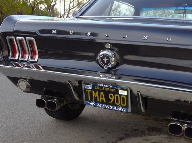 Adam Jones, Wikimedia /Pirmos kartos Ford Mustang degalų bako užpildymo anga buvo kėbulo gale