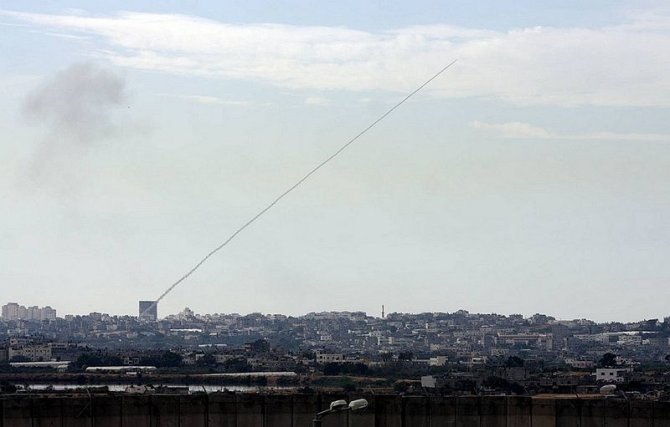 commons.wikimedia.org/paffairs_sanfrancisco nuotr./Iš Gazos ruožo į Izraelio teritoriją skriejanti raketa