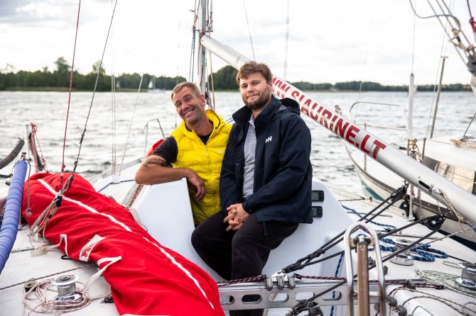 Josvydo Elinsko / 15min nuotr./Trakuose startavo trečioji 24 valandų regata: bures pakėlė 8 buriutojų įgulos