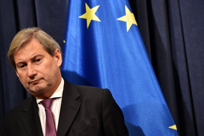 AFP/„Scanpix“ nuotr./Europos Komisijos įgaliotinis plėtros klausimams Johannesas Hahnas
