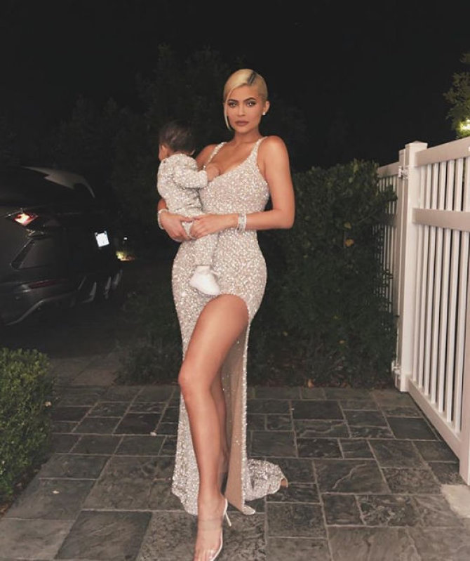 „Instagram“ nuotr./Kylie Jenner su dukra Stormi
