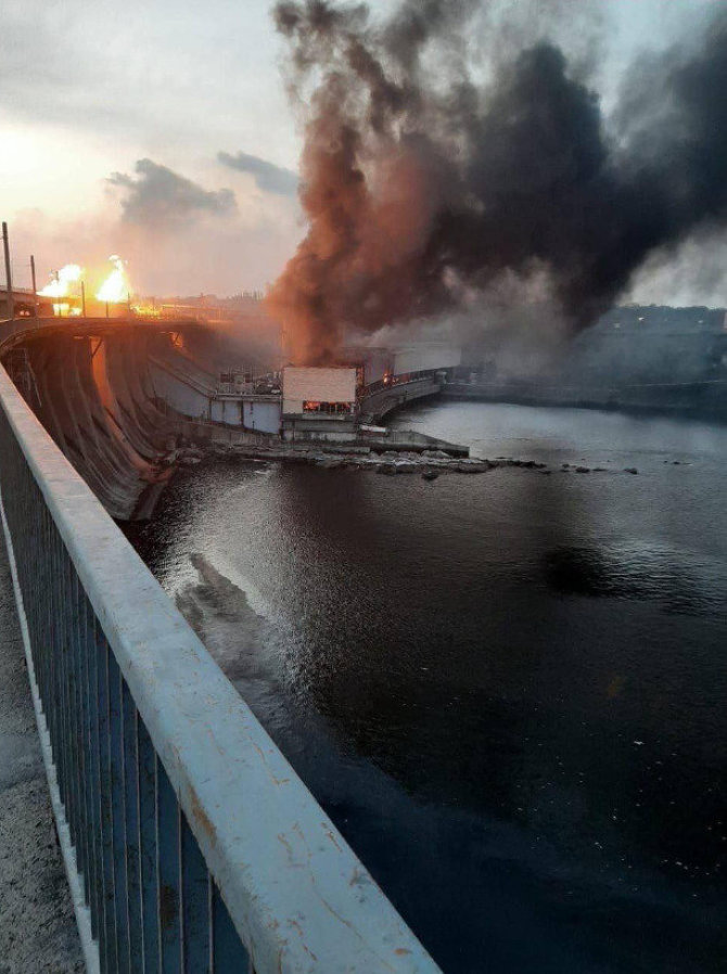 „Telegram“ kanalas „kazansky2017“/Rusija smogė Dniepro hidroelektrinės užtvankai