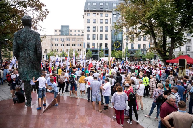 Žygimanto Gedvilos / 15min nuotr./Dieveniškių bendruomenės mitingas prieš migrantų apgyvendinimą