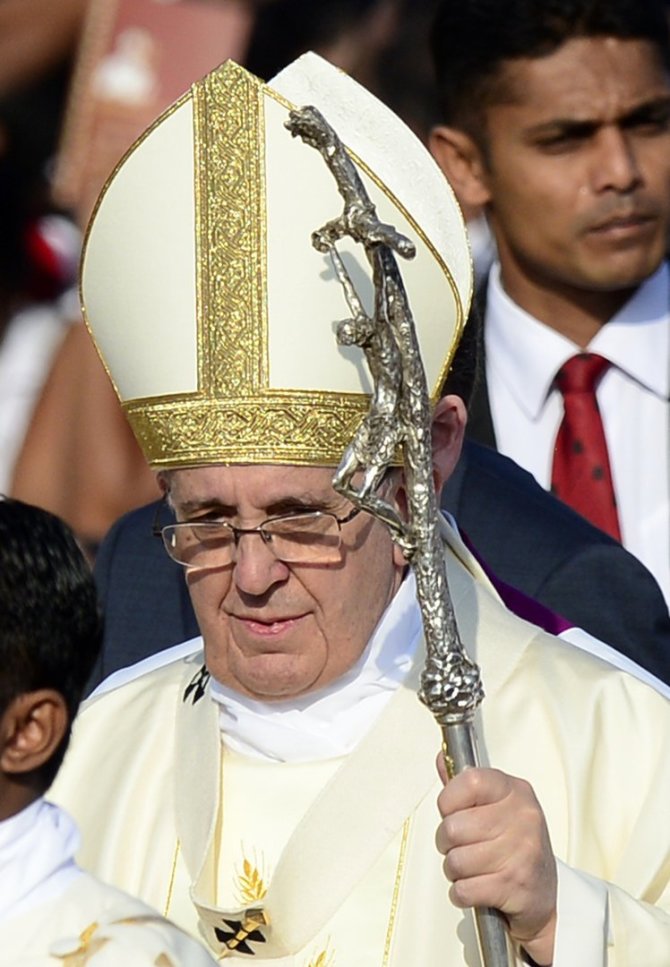 AFP/„Scanpix“ nuotr./Popiežius Pranciškus Šri Lankoje