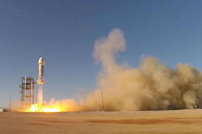 „Scanpix“/AP nuotr./Kompanijos „Blue Origin“ daugkartinė raketa „New Shepard“