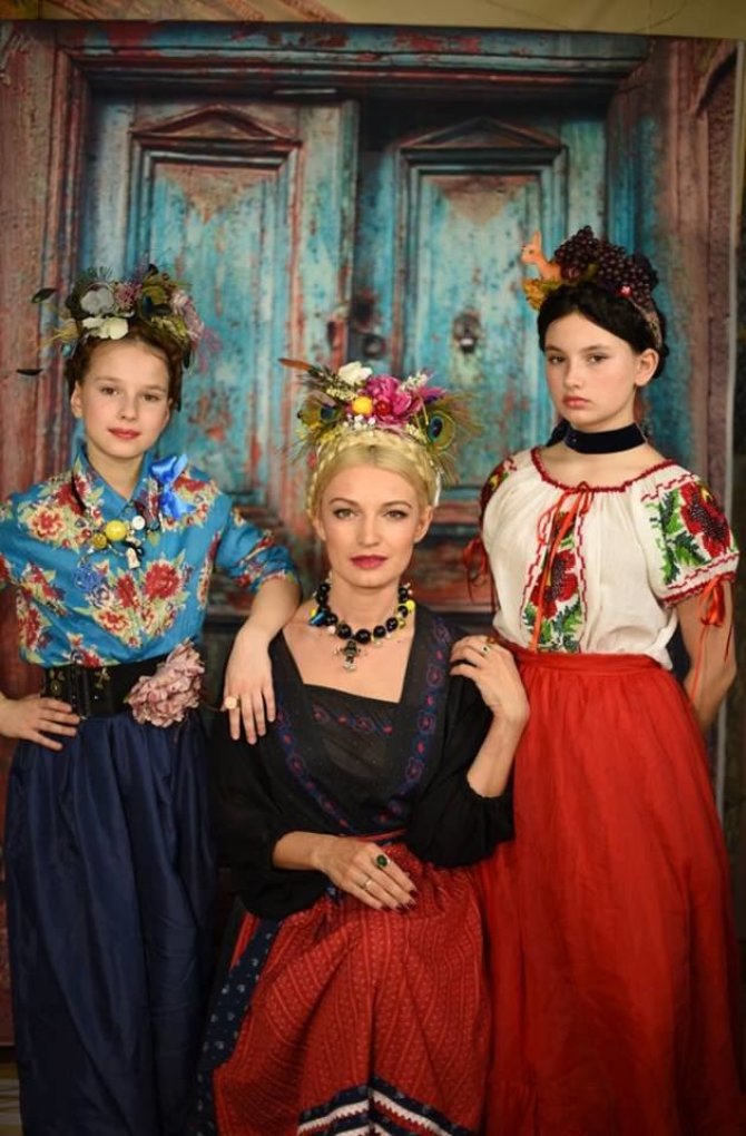 Jūratė JurArt‘s nuotr./Viktorija Jakučinskaitė su dukromis Veronika ir Ieva Maja