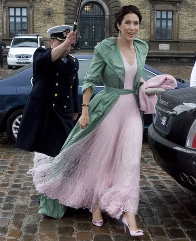 Hanne Juul/Billed Bladet nuotr./Danijos princesė Mary per savo vyro 40-mečio šventę