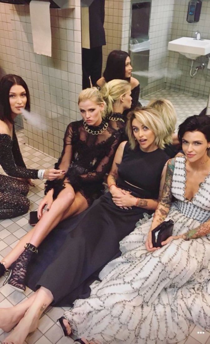 „Twitter“ nuotr./Bella Hadid, Lara Stone, Paris Jackson ir Ruby Rose