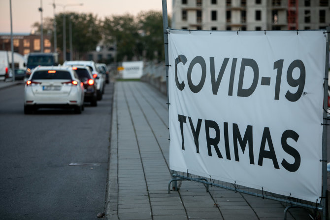 Žygimanto Gedvilos / 15min nuotr./Mobilusis COVID-19 testavimo punktas Vilniuje