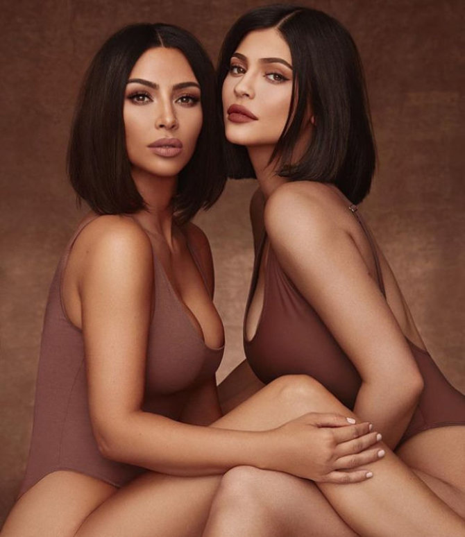 „Instagram“ nuotr./Kim Kardashian ir jos jauniausia sesuo Kylie Jenner