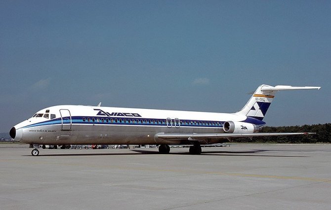 „Wikimedia Commons“ nuotr./Į avariją patekęs „Aviaco“ oro linijų „McDonnell Douglas DC-9“ – Miulūze 1980 m.