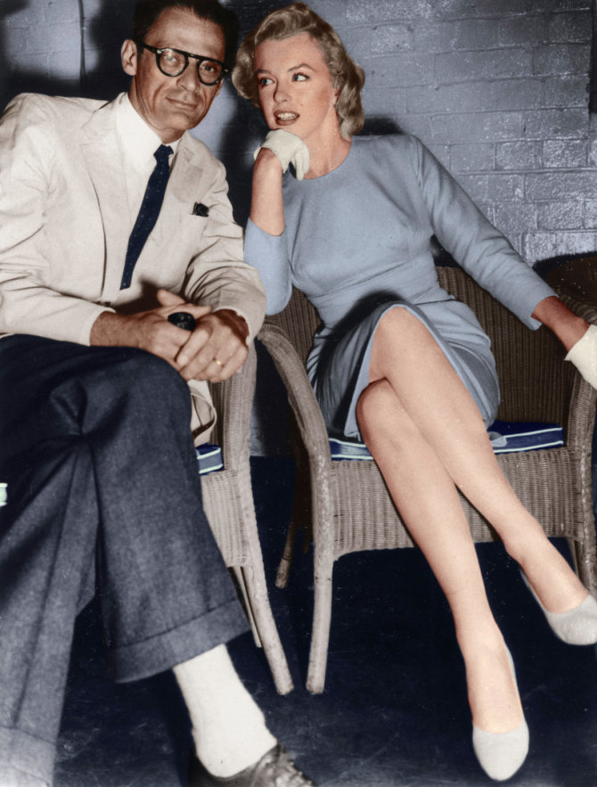 Vida Press nuotr./Kino žvaigždė Marilyn Monroe su sutuoktiniu Arthuru Milleriu