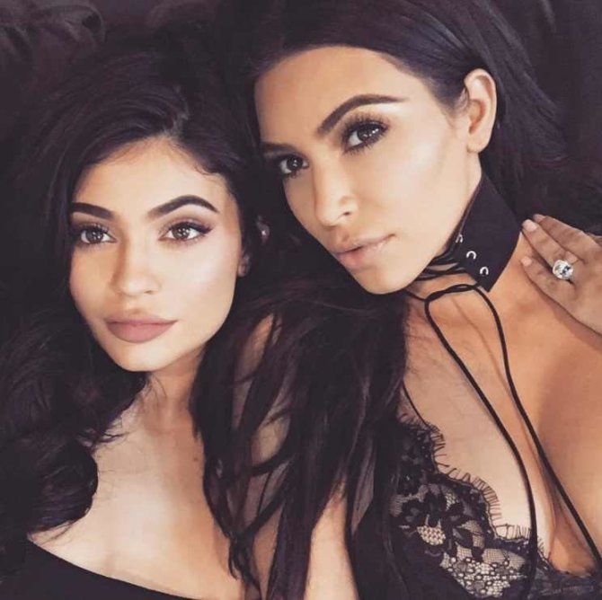 „Instagram“ nuotr./Kylie Jenner ir Kim Kardashian