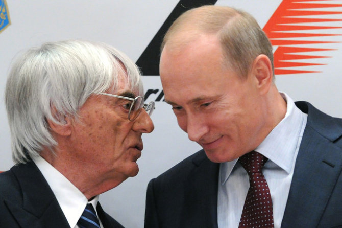 AFP/„Scanpix“ nuotr./„Formulės-1“ teisių valdytojas B. Ecclestone'as ir Vladimiras Putinas