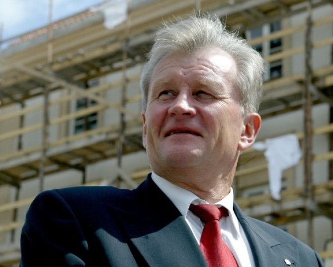 Martyno Vizbelio/Scanpix nuotr./Anot K.Glavecko – prieš NT mokestį bus lygūs ir prezidentas, ir pensininkas.