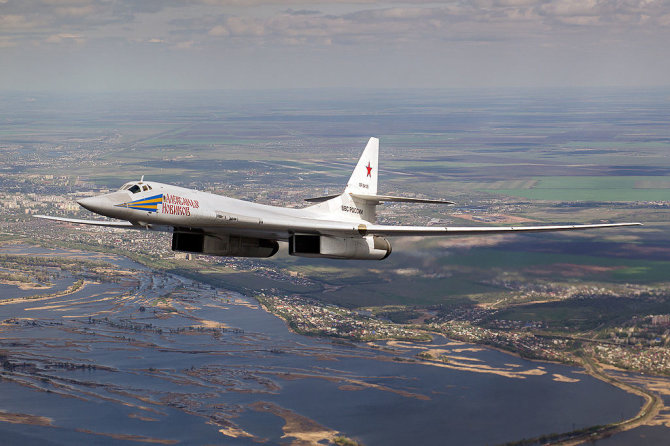 wikipedia.com nuotr./Tupolev Tu-160 bombonešis