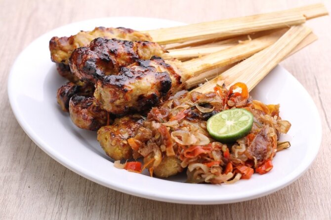 Shutterstock nuotr./„Sate Lilit“ iešmeliai