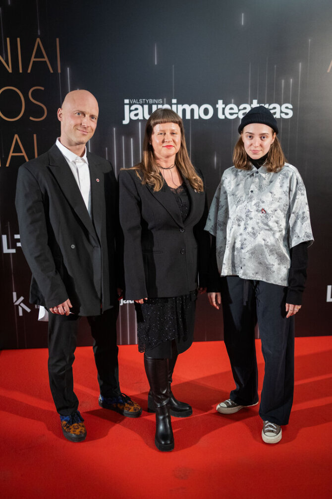 Pauliaus Peleckio / BNS nuotr./Svečiai renkasi į Auksinių scenos kryžių apdovanojimus
