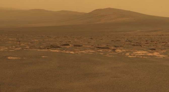„Reuters“/„Scanpix“ nuotr./Marso peizažo nuotrauka, kurią į Žemę perdavė aparatas „Mars Exploration Rover Opportunity“