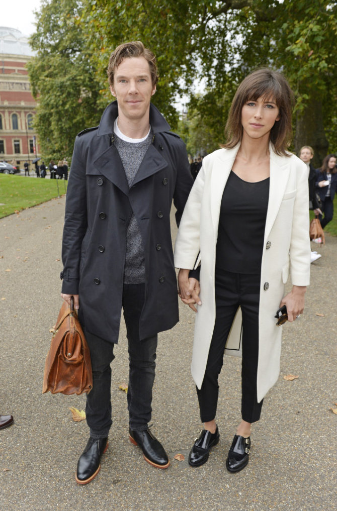 „Burberry“ nuotr./Benedictas Cumberbatchas ir Sophie Hunter wearing Burberry to the Burberry Womenswear S_S16 Show