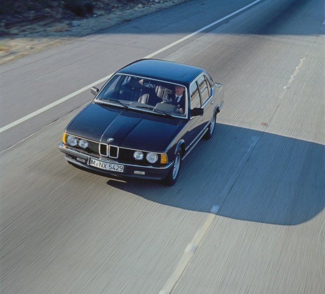 BMW nuotr./Pirmos kartos BMW 7 (1977-1986 m.)