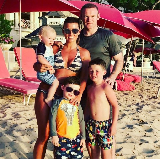 „Instagram“ nuotr./Wayne'as Rooney su žmona Coleen ir sūnumis