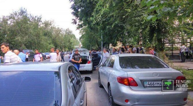 „Twitter“ nuotr./Almatoje Kazachstane per susišaudymą žuvo trys žmonės, tarp jų – du policininkai