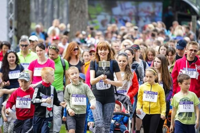  Roko Lukoševičiaus nuotr./Ėjimo varžybos su V.Musvydaite priešakyje