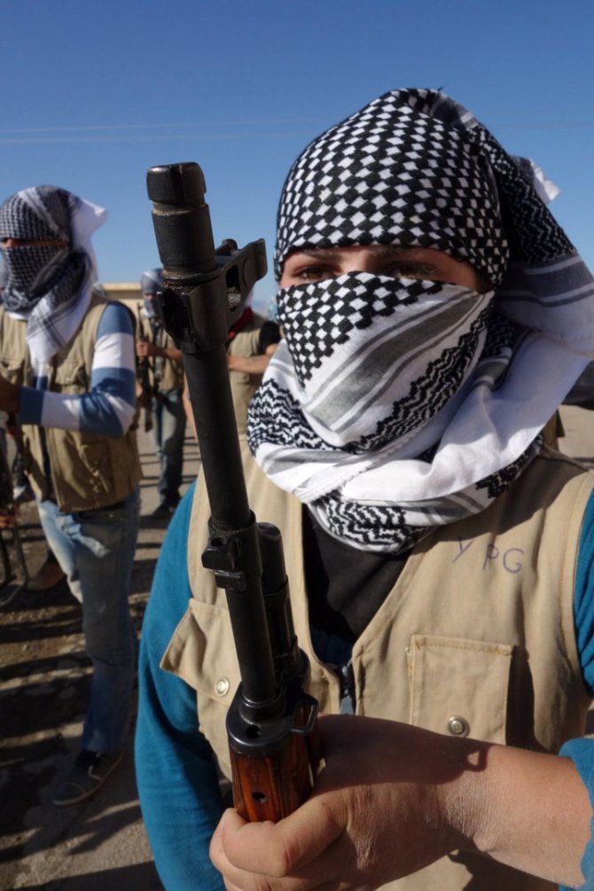 „Scanpix“/AP nuotr./Kurdės, pasirengusios kovai su „Islamo valstybe“