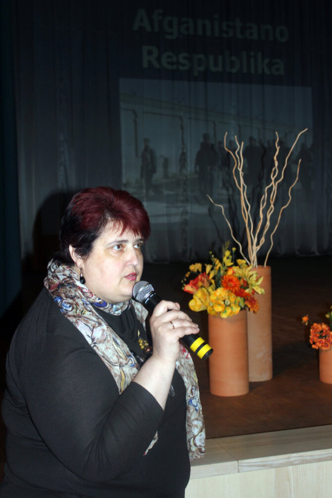 Ruklos PPC socialinės integracijos skyriaus vedėja N.Gaučienė sako, kad pabėgėliai noriai dalyvauja etnokultūrinėse parodose ir bendrauja su renginio svečiais. 