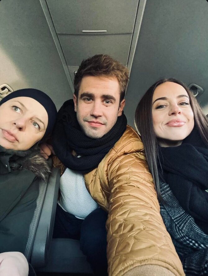 Asmeninio albumo nuotr./Ilona Kvietkutė, Arnas Ašmonas ir Kristina Radžiukynaitė