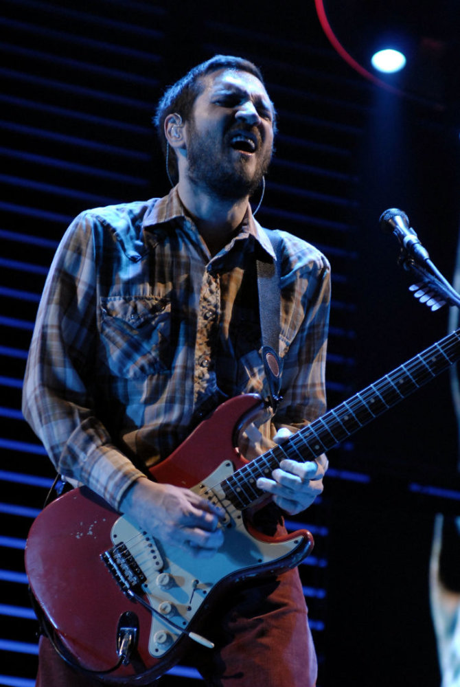 Vida Press nuotr./„Red Hot Chili Peppers“ gitaristas Johnas Fursciante