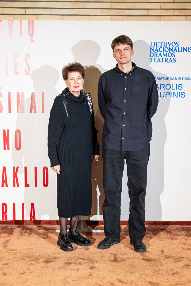 Pauliaus Peleckio / BNS nuotr./K. Kaupinio spektaklio „Lietuvių mirties pranešimai. Vieno spektaklio istorija“ premjeros svečiai