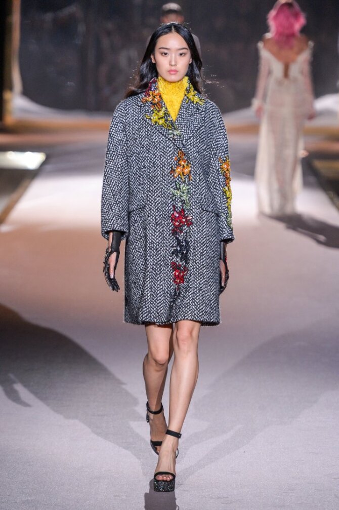 Vida Press nuotr./„Ermanno Scervino“ 2016 m. rudens-žiemos kolekcijos modelis